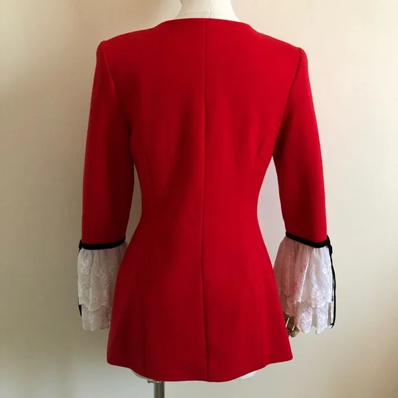 Vintage red coat with lace - Picture 2 of 7